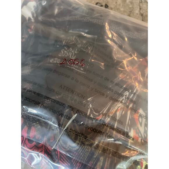 Cap Juluca A New Story Aldo Martins Knit Top Funky Artsy Abstract Size 12 JL - Picture 9 of 9